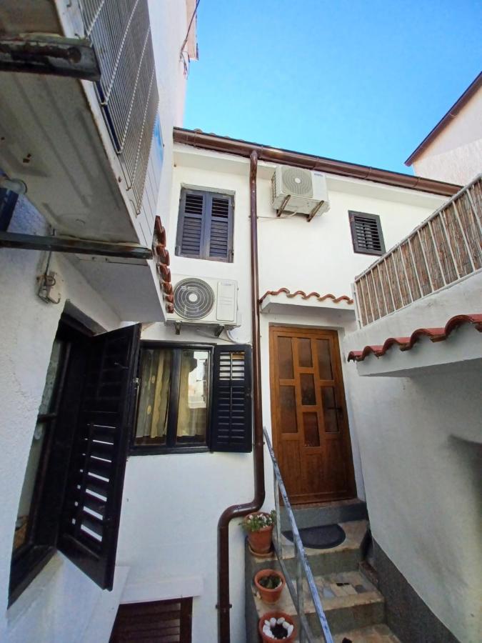 Apartment Mondo Baška Eksteriør bilde